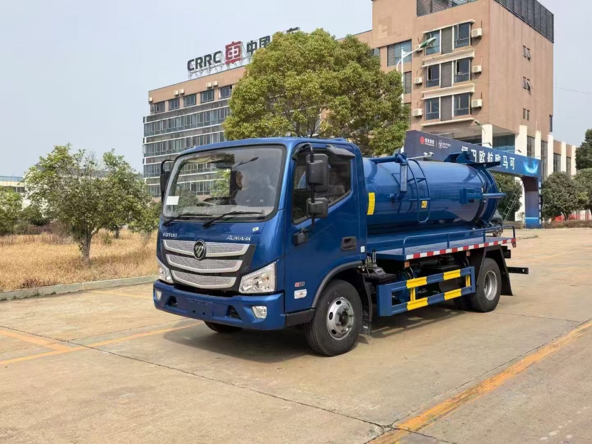 Foton 4CBM Vacuum Sewage Suction Truck - Image 3