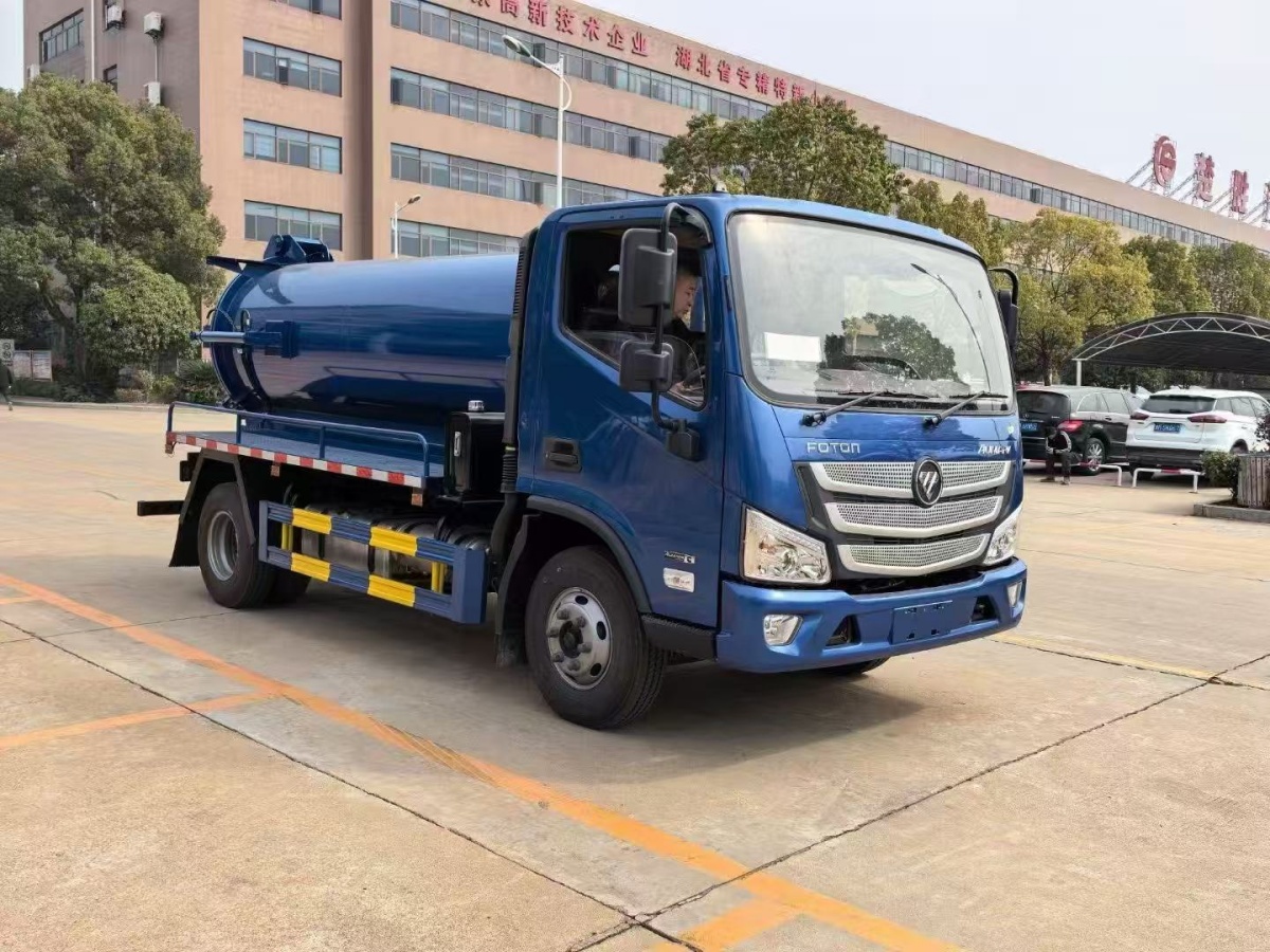 Foton 4CBM Vacuum Sewage Suction Truck