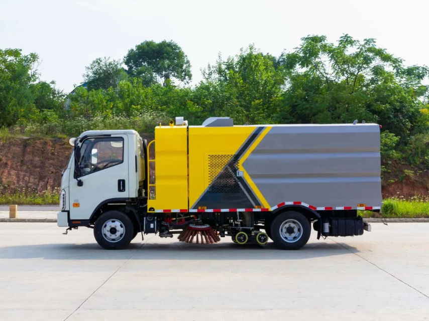 Foton 2.5CBM Truck Mounted Road Sweeper - Image 2