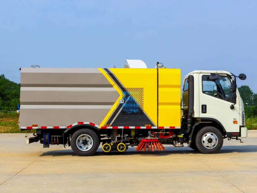 Foton 2.5CBM Truck Mounted Road Sweeper - Image 5