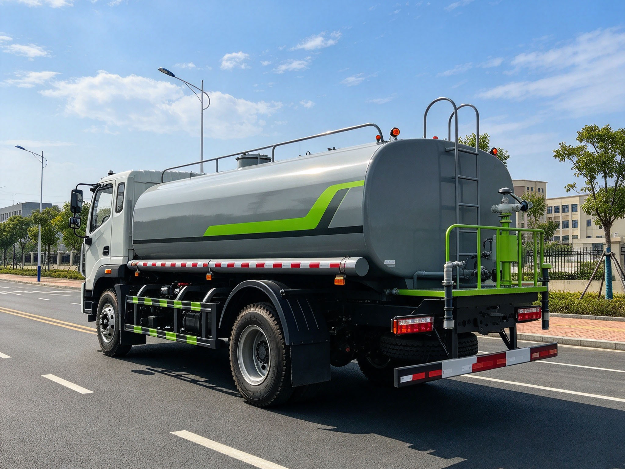 Foton 15CBM Water Sprinkler Truck - Image 5